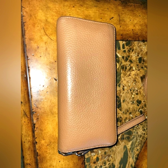 🟠LOW START🟠Michael Kors Crossbody and wallet set - Picture 11 of 16